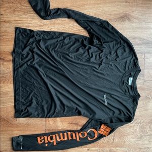 Dry-fit Columbia long sleeve shirt